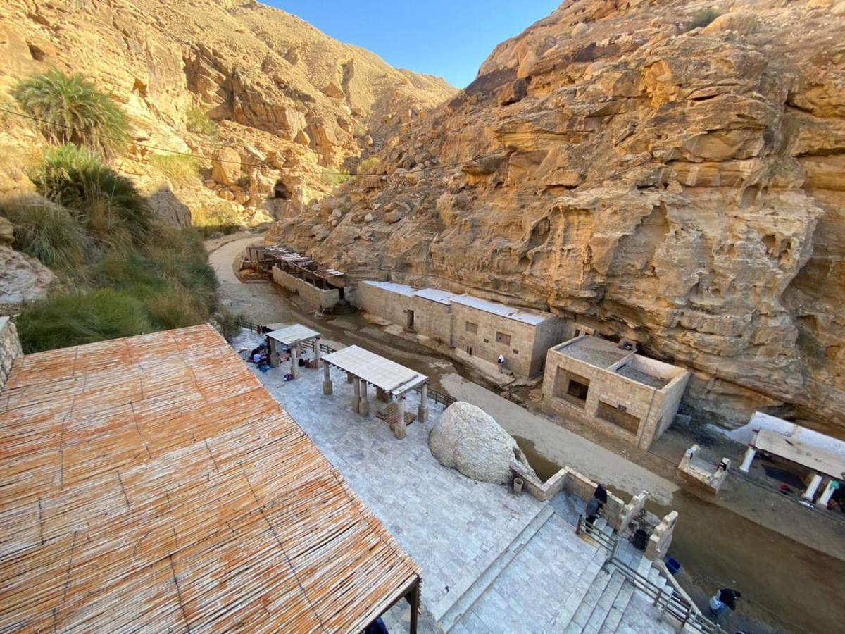 Afra Hot Springs Chalets At-Tafilah Exteriör bild