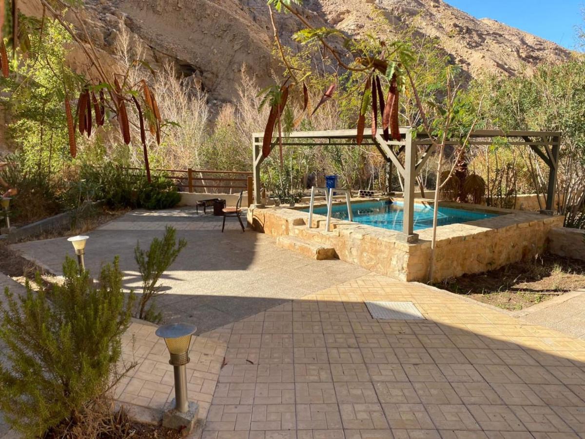 Afra Hot Springs Chalets At-Tafilah Exteriör bild