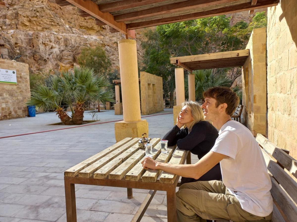 Afra Hot Springs Chalets At-Tafilah Exteriör bild
