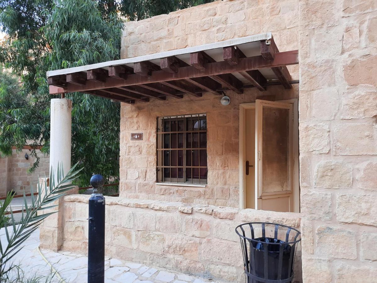 Afra Hot Springs Chalets At-Tafilah Exteriör bild