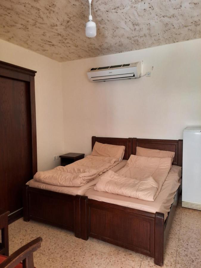 Afra Hot Springs Chalets At-Tafilah Exteriör bild